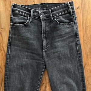 MOTHER The Hustler Ankle Fray Jeans in Sharing Secrets